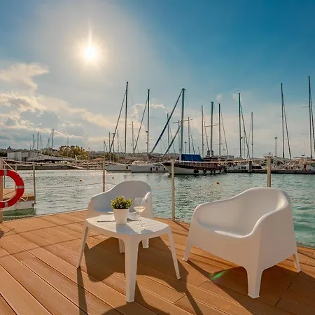 Botel Aqua - Houseboat Experience *