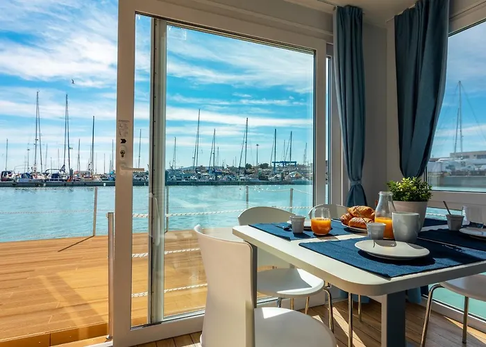 Aqua - Houseboat Experience *