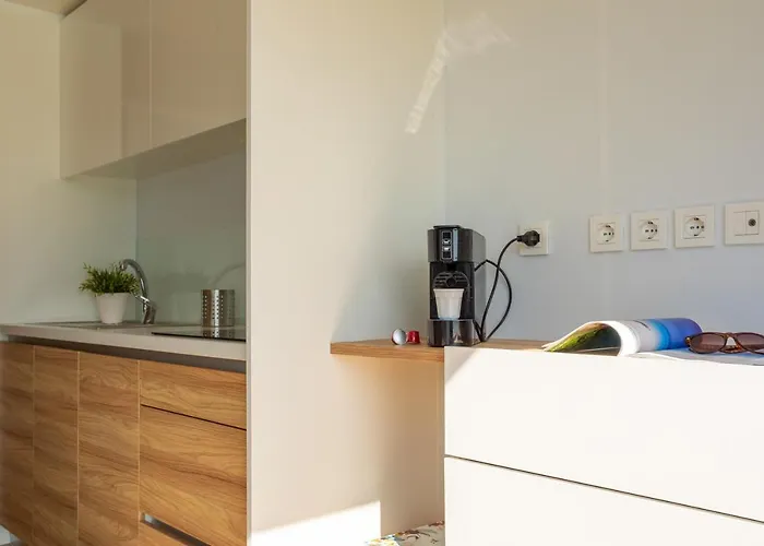 Aqua - Houseboat Experience * 朱利亚诺瓦