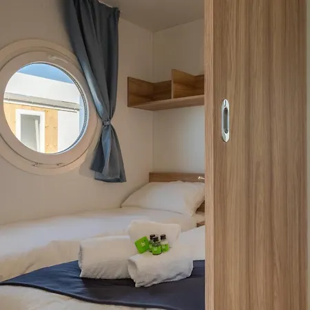 Aqua - Houseboat Experience Bådhotel Giulianova
