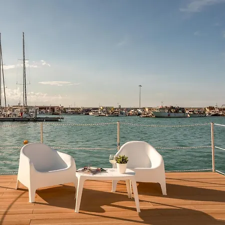 Botel Aqua - Houseboat Experience Giulianova