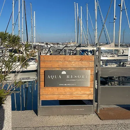 Aqua - Houseboat Experience Botel