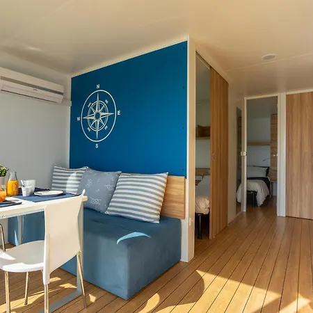 Aqua - Houseboat Experience Bådhotel Giulianova