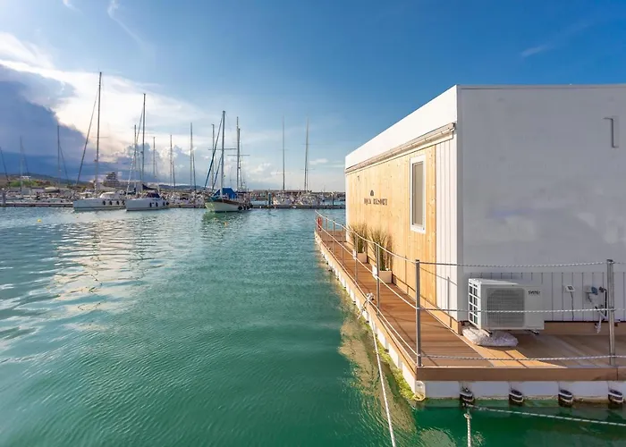 Botel Aqua - Houseboat Experience Giulianova