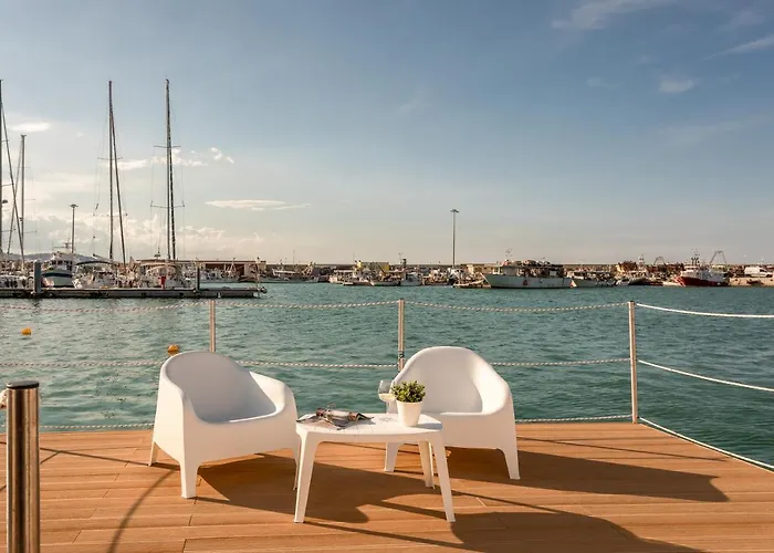 Botel Aqua - Houseboat Experience Giulianova