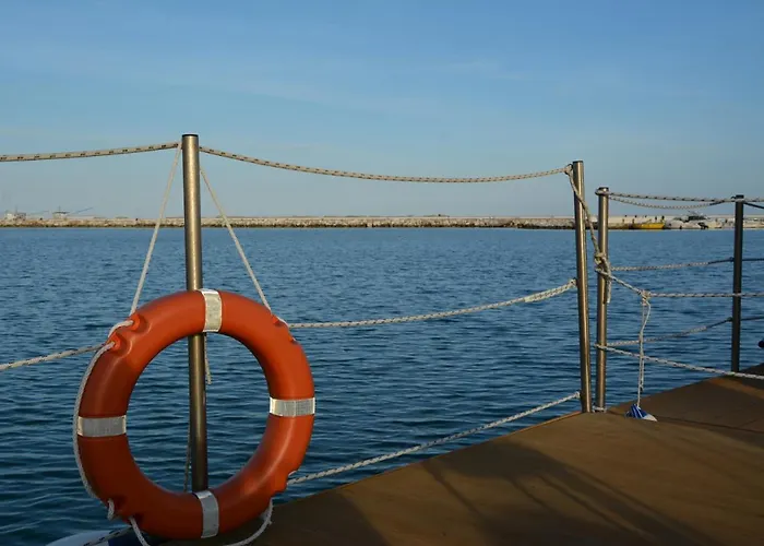 Botel Aqua - Houseboat Experience